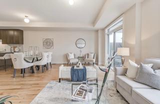 5 STAR ROOM AT BEST LOCATION IN RICHMOND HILL-Walking Plaza, Malls,Train - Richmond Hill - 8