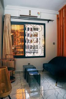 Pierre d'Azur Bonapriso - 1