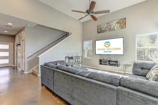 Stylish 3 BDR for 8 Close to Downtown - Austin - 1
