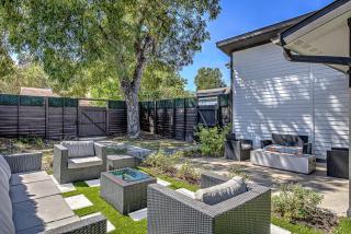 Modern 2 BDR with Loft and Private Cocktail Pool - Austin - 7