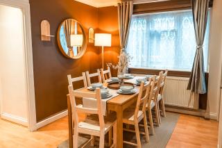 Spacious Wembley Apartment 2 Bedrooms, Free Parking, Pool - Londra - 9