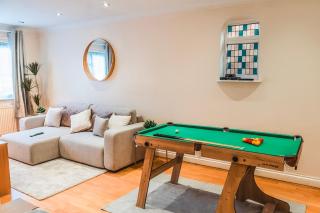 Spacious Wembley Apartment 2 Bedrooms, Free Parking, Pool - Londra - 7