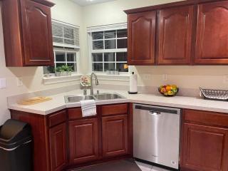 Charming 3-Bedroom Home in Prime Bentonville Location - Bentonville - 4