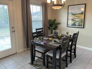 Charming 3-Bedroom Home in Prime Bentonville Location - Bentonville - 3