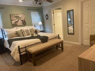 Charming 3-Bedroom Home in Prime Bentonville Location - Bentonville - 2