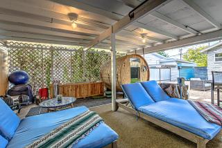 Trendy 2 BDR with Sauna & Cold Plunge Close to DT - Austin - 9