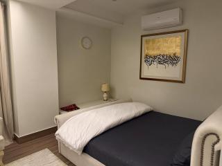 Modern 2BHK Retreat, Family-Ready with Self Check-In - Rawalpindi - 2