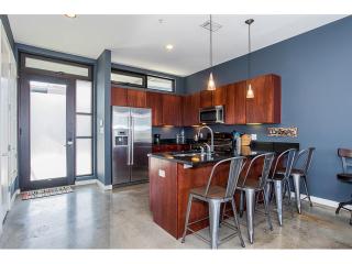 Convenient Condo Near Zilker & Barton Springs - Austin - 9