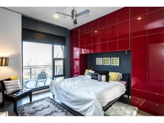 Convenient Condo Near Zilker & Barton Springs - Austin - 8