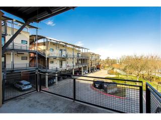 Convenient Condo Near Zilker & Barton Springs - Austin - 6