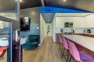 Trendy Stay for 12 with Hot Tub Mins to DT 6th St - Austin - 5