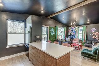 Trendy Stay for 12 with Hot Tub Mins to DT 6th St - Austin - 1