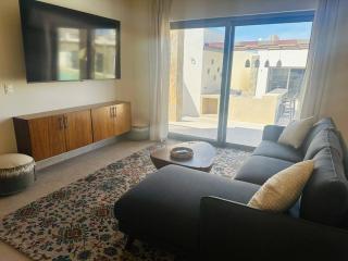 Spacious 4B Retreat, Walk to Beach, Rooftop Views - El Pescadero - 3