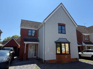 Theos Nook 4 Bedroom House, Sleeps 6 - Hopton on Sea - 0