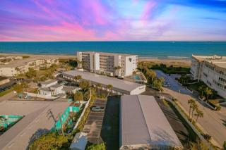 201 - 2 Bedroom 2 Bath Luxury Unit W Sea Breeze! - Cap Carnaveral - 0