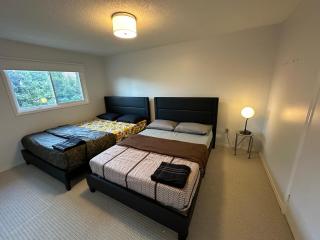 Pind da Ghar-BEST DOWNTOWN LOCATION-WALKING TO TRAIN, PLAZA - Brampton - 2