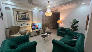 Luxury Modern 1BHK Apartment, City View - Islamabad - 3
