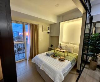 Awesome Sunset View in Venice Luxury Residences, Walk to Everything, 5 mins away to BGC, Direct access to Venice Mall - Manila - 0