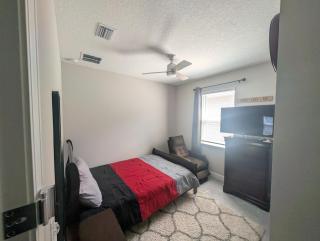 Cozy Retreat in West Jax - Jacksonville - 8