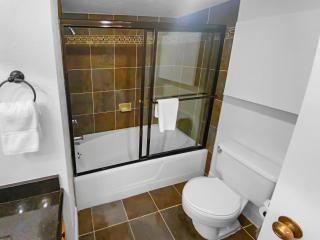 165 Ski-In Ski-Out Studio at Park City Mountain Resort. Pool, Hottub, Gym. - Park City - 2