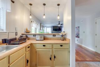 4 Mi to Stone Mountain Retreat with Office! - Stone Mountain - 2
