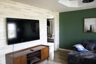 Bountiful Cabin Secluded property with Hot Tub - Carthage - 8