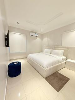 Luxury 4 bedroom penthouse ikoyi lagos - 3