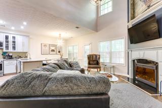 18 Mi to Atlanta Family Retreat with Patio - 7