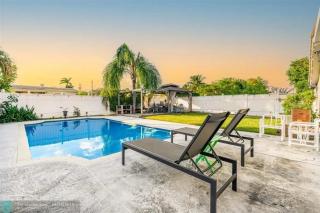Cozy Retreat with Pool & Garden - Pompano Beach - 0