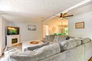 Private Dock: Pet-Friendly Home on Lake Sinclair - 9