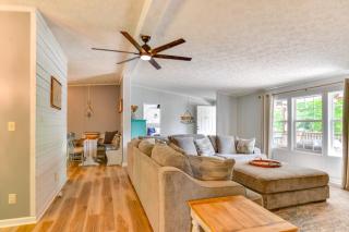 Private Dock: Pet-Friendly Home on Lake Sinclair - 3