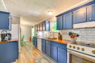 Private Dock: Pet-Friendly Home on Lake Sinclair - 8