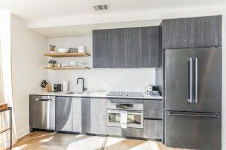 High Rise Luxury Condo with Lake & City Views - Austin - 8