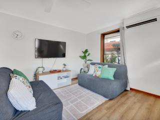 Tranquil 2-Bed Townhouse Close to Redcliffe Beach - Redcliffe - 4