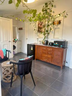 Mystic Gardens with private entrance and bathroom - Wentworthville - 7