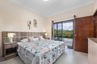 Modern Two-Bedroom Home with Lush Mountain Views and Stunning Shaded Terrace - Potrero - 2