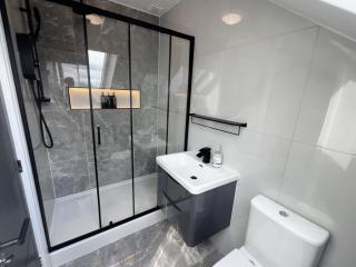Canterbury Suites - Central croydon near station - 4