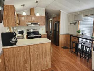 Badin Shores Lake Home Lots of Amenities - New London - 5