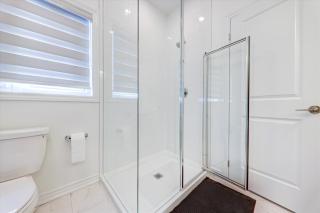 Detached House In South Barrie - West Oak Trail - Barrie - 6