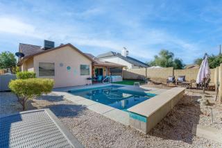Amazing Pool Backyard Oasis 3-Bedroom Getaway - Chandler - 8