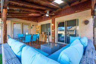 Amazing Pool Backyard Oasis 3-Bedroom Getaway - 6