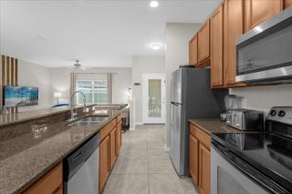 5 Bedrooms 4 Bathrooms Paradise 8980 Cop - 1