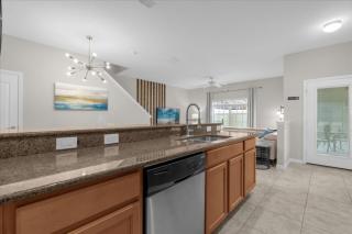 5 Bedrooms 4 Bathrooms Paradise 8980 Cop - 2