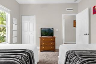 4 Bedrooms 3 Bathrooms Lucaya Village 7-101Lv - 4