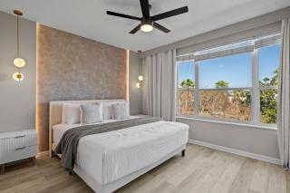 3 Bedrooms 35 Bathrooms Vista Cay 4845-148 - 1