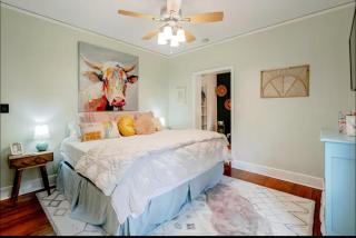 Cozy Bungalow on Forest - Columbia - 3