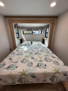 Stylish RV with 2 Bedrooms, 2 Lofts and 2 Bathrooms - Key Largo - 1