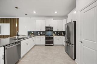 9 Bedrooms 5 Bathrooms Storey Lake 2980Pl - 7