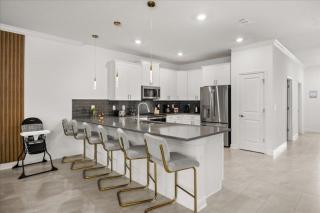 9 Bedrooms 5 Bathrooms Storey Lake 2980Pl - 5