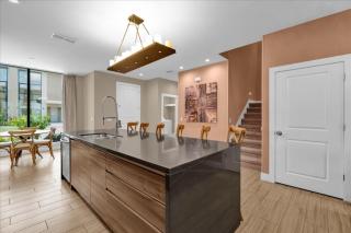 4 Bedrooms 45 Bathrooms Magic Village 7472Bd - 2